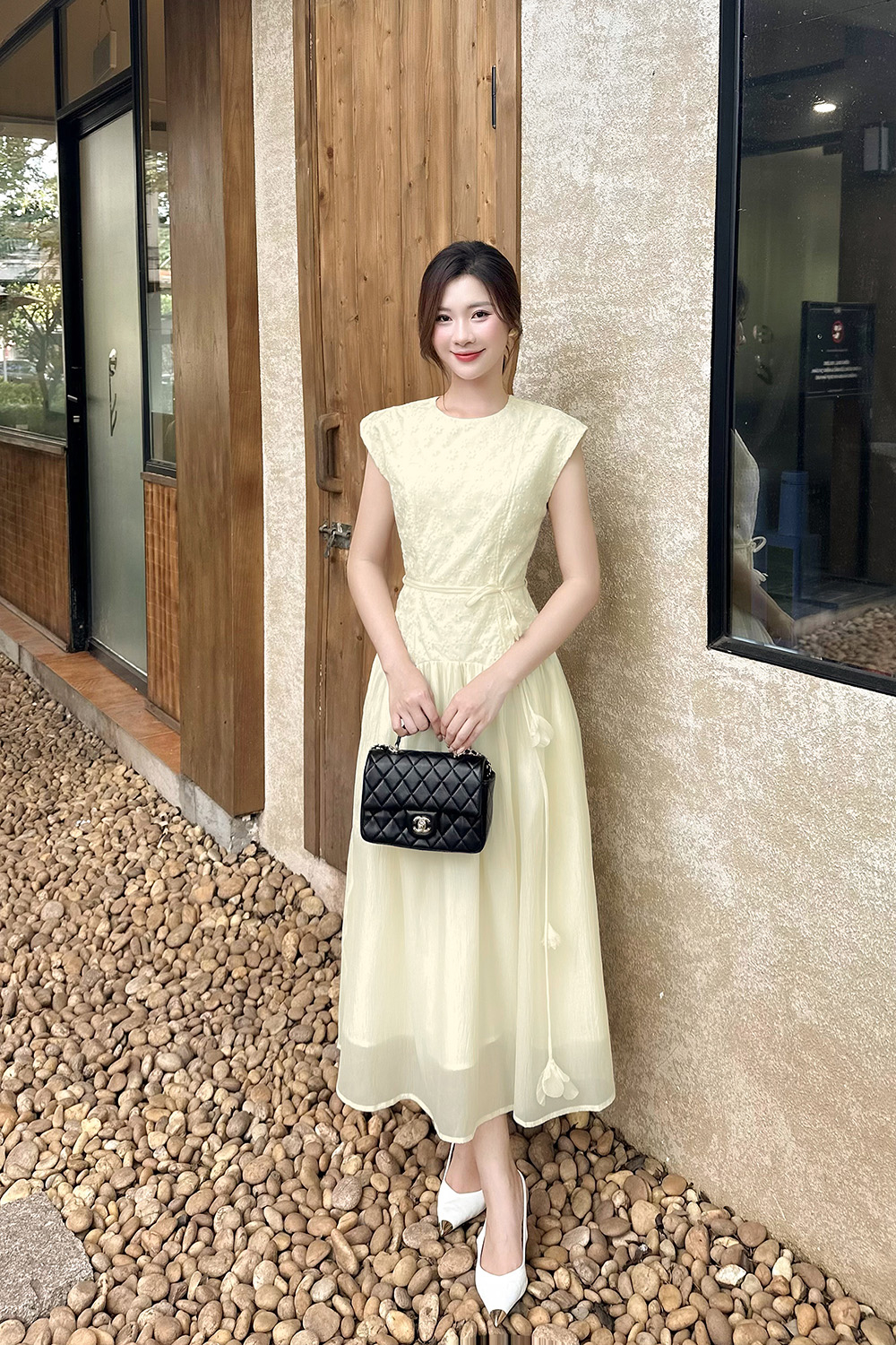 Đầm xòe ren hoa phối tơ dáng dài màu kem