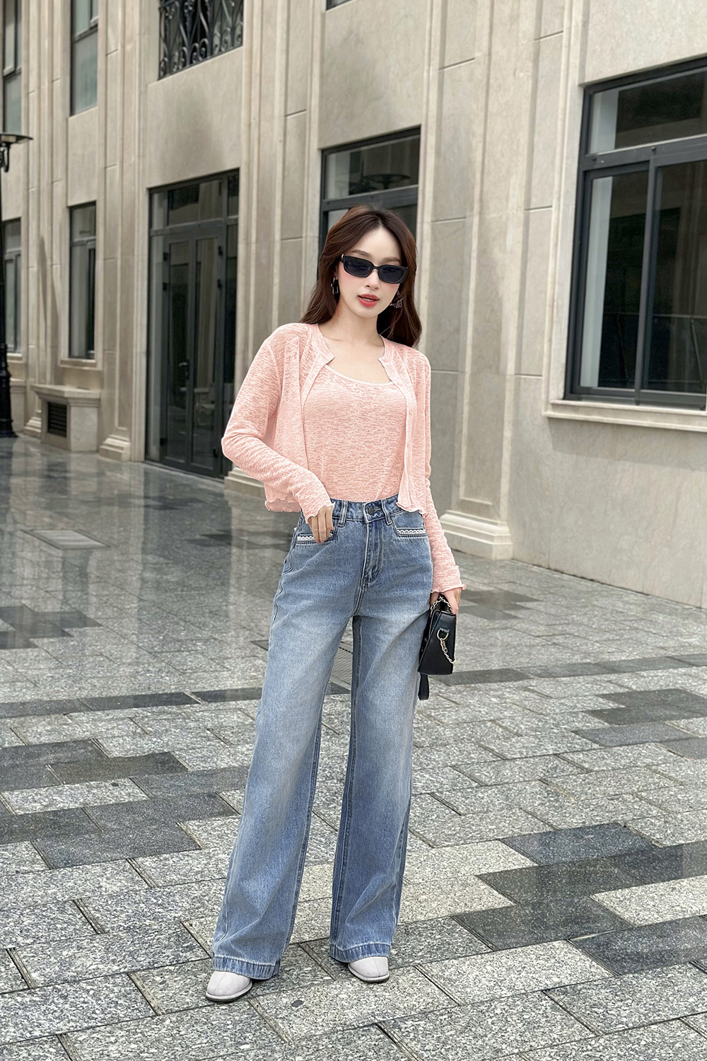 Quần jeans nữ ống suông xanh nhạt viền túi
