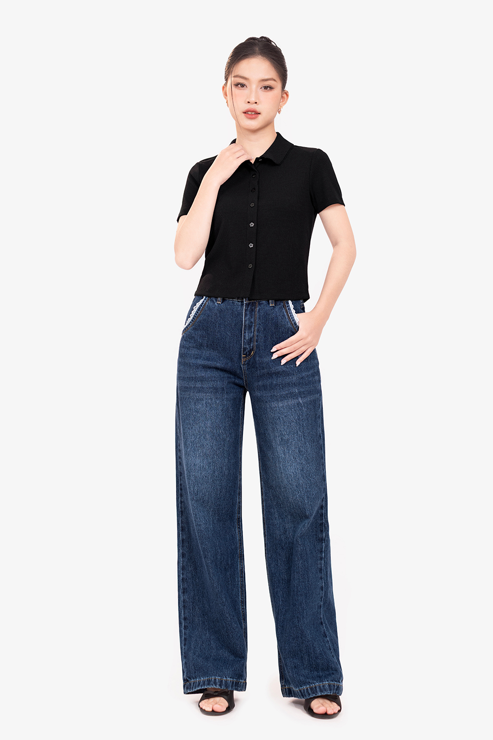 Áo thun gân màu đen cổ sen cài cúc trước