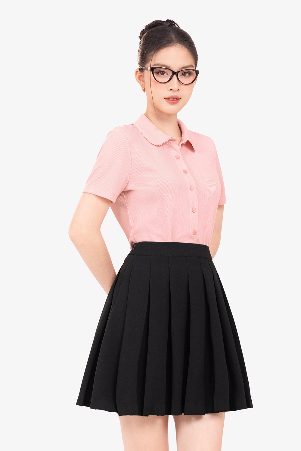 Áo thun gân màu hồng cổ sen cài cúc trước