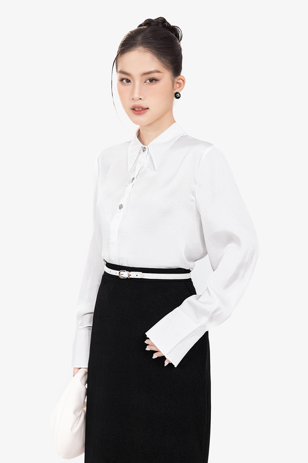 Áo sơ mi trắng dáng suông tay dài