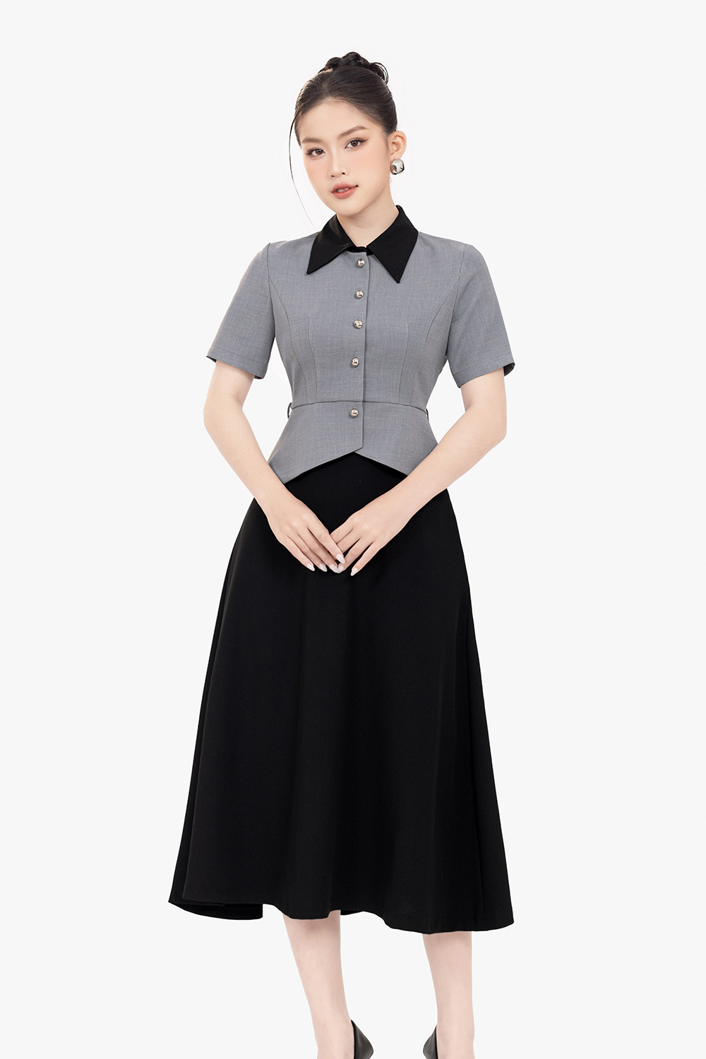 Áo công sở peplum cổ đen phối cúc