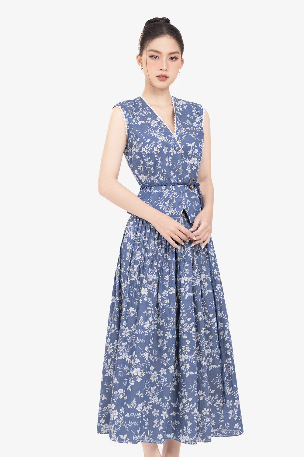 Chân váy midi xòe hoa nhí màu xanh