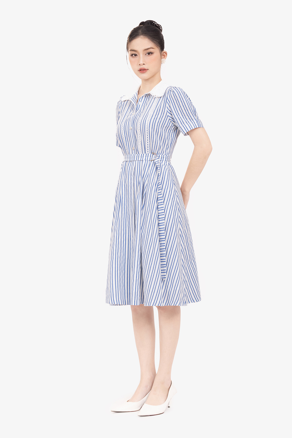 Đầm xòe sơ mi cổ trắng kẻ sọc xanh