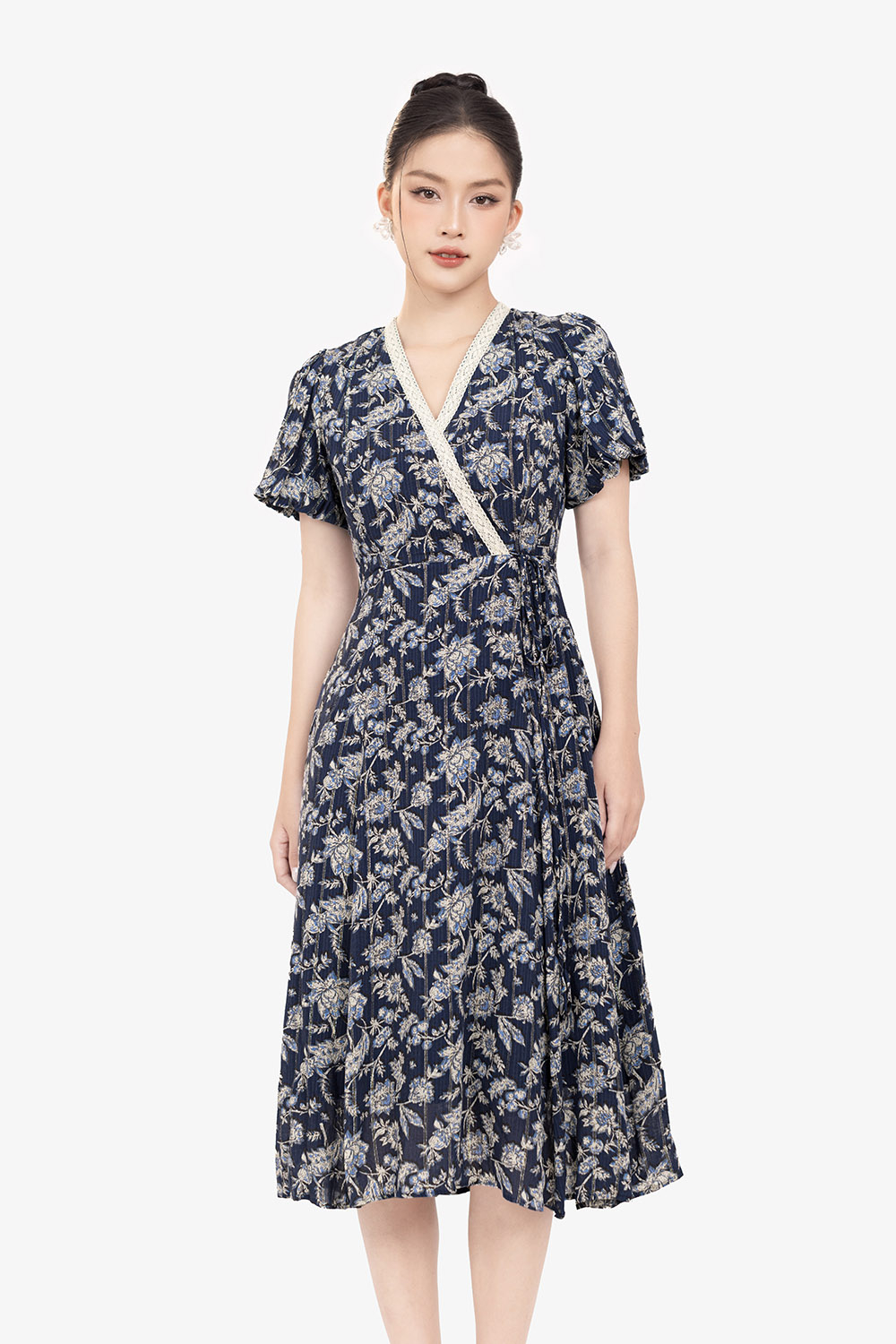 Đầm hoa dáng xòe cổ V viền đăng ten