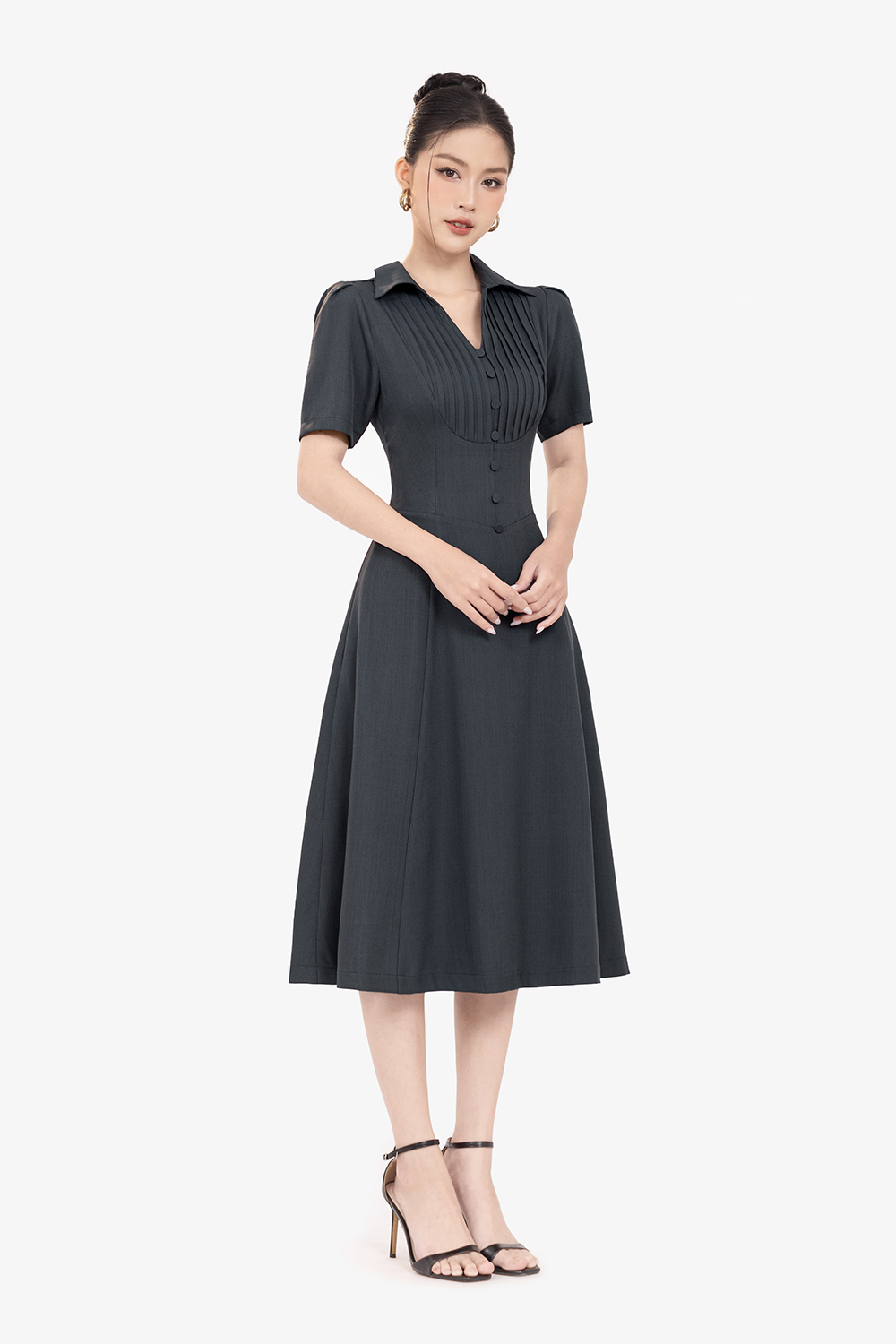 Đầm sơ mi xám xếp ly ngực dáng chữ A