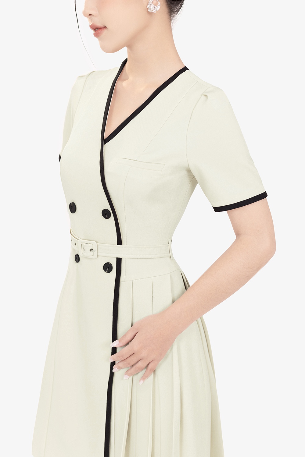 Đầm công sở giả wrap cổ V viền đen