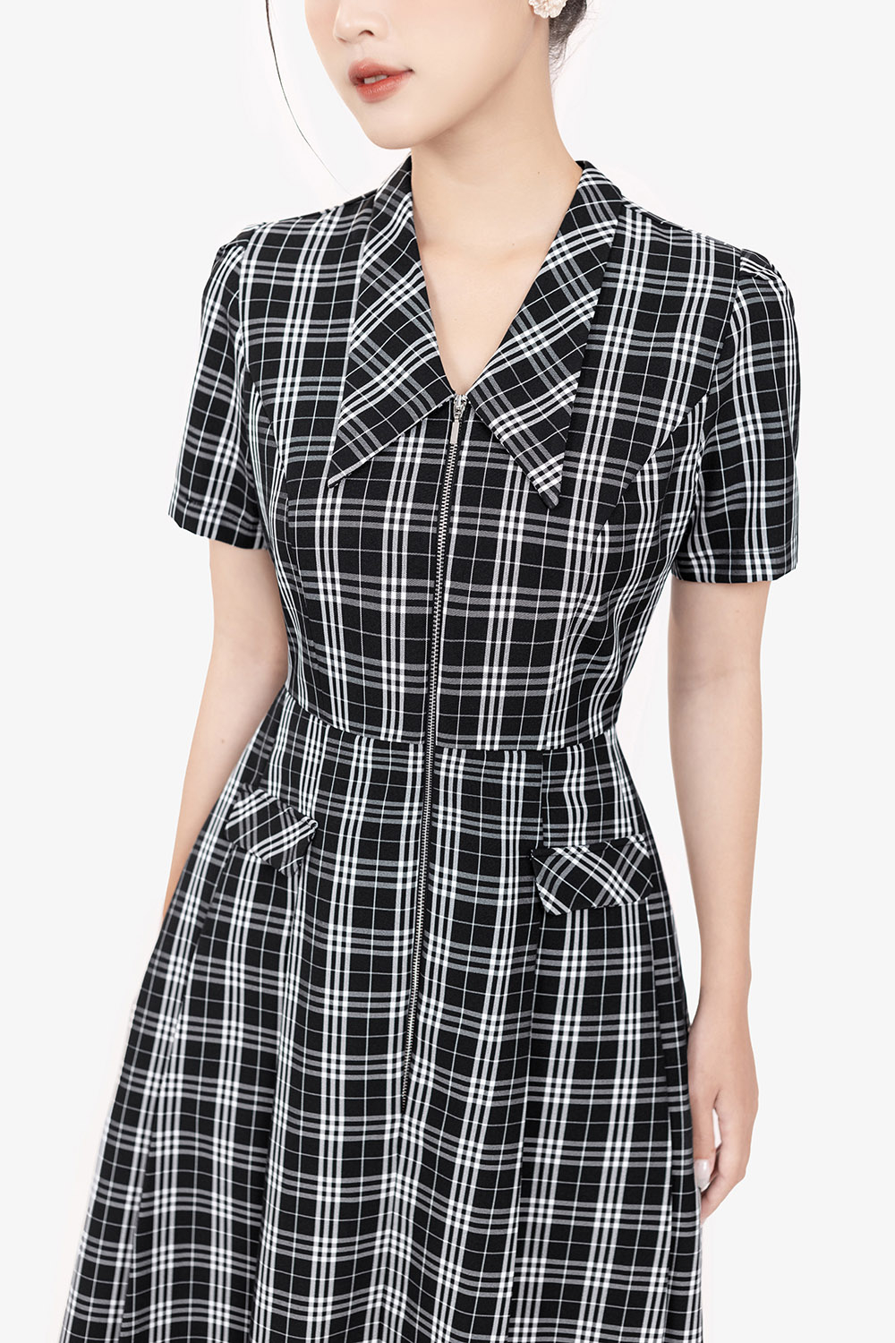 Đầm công sở caro cổ sen nhọn dáng xòe