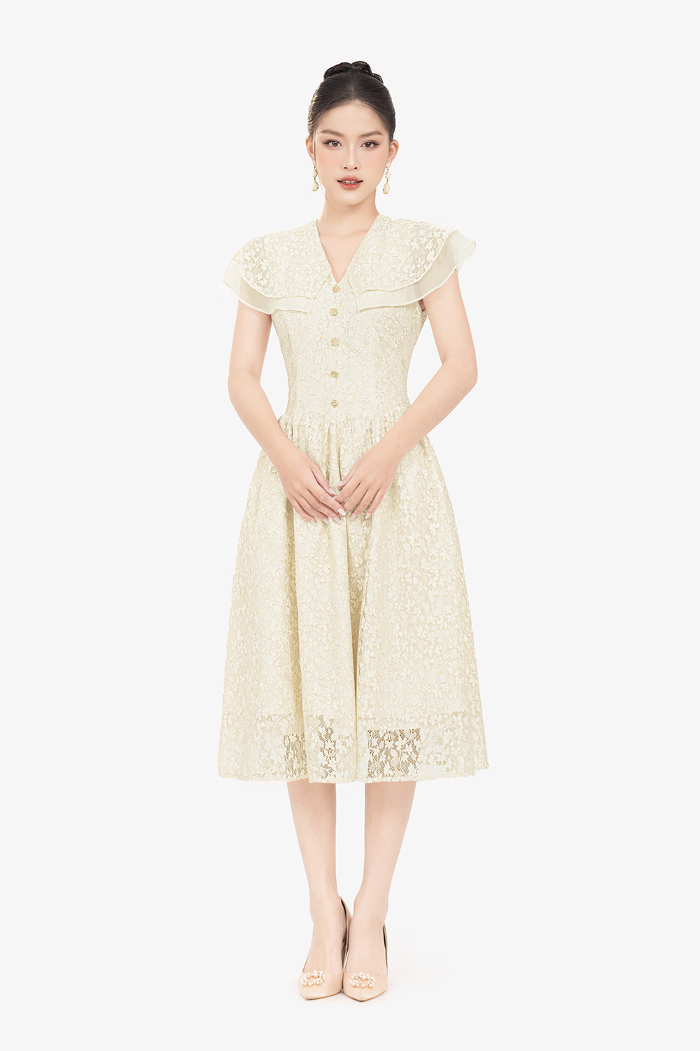 Đầm ren dự tiệc tay cánh tiên