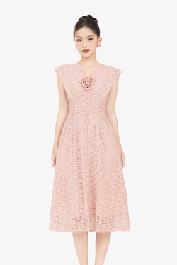 Đầm ren hồng dự tiệc đính hoa