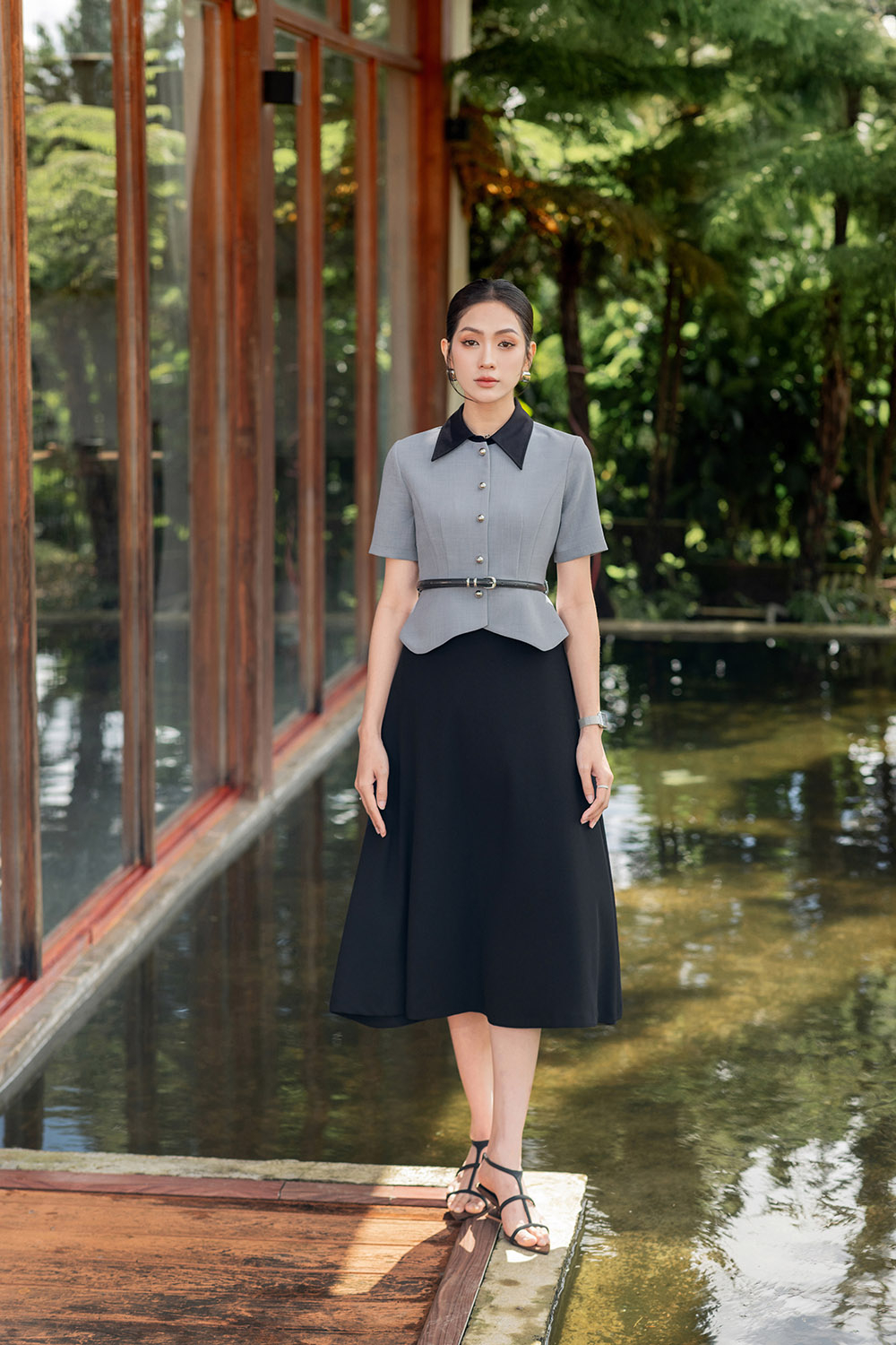 Chân váy midi công sở màu đen dáng xòe CV10-22