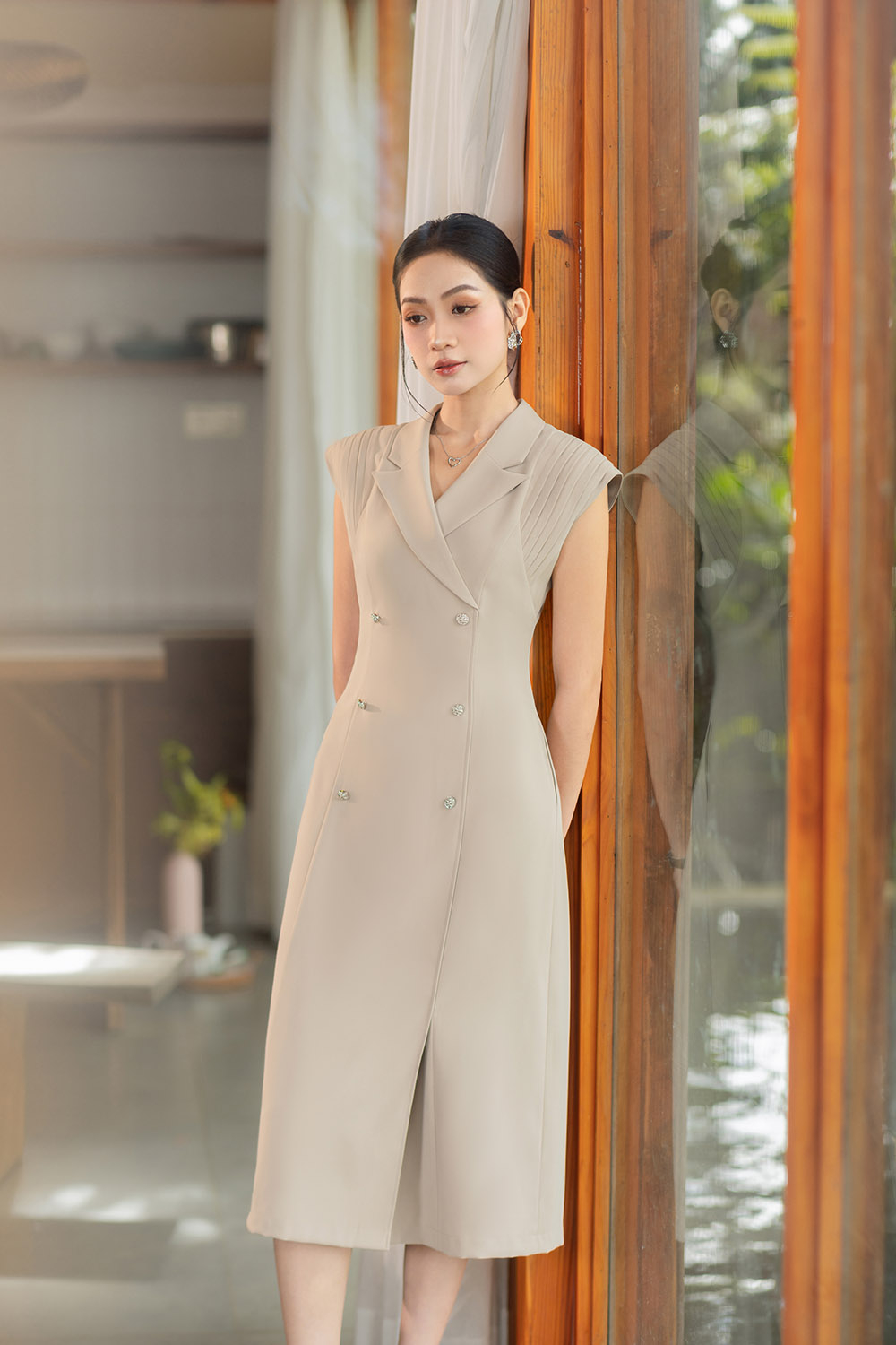 Đầm công sở cổ đan tông tay chờm