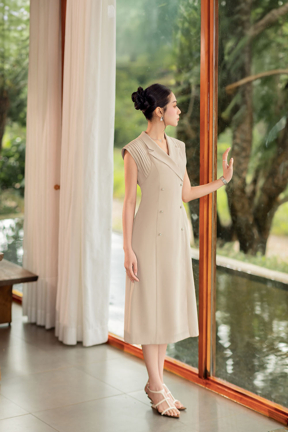 Đầm công sở cổ đan tông tay chờm