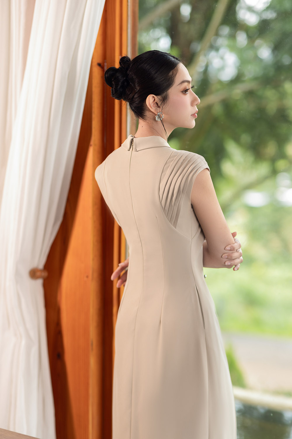 Đầm công sở cổ đan tông tay chờm