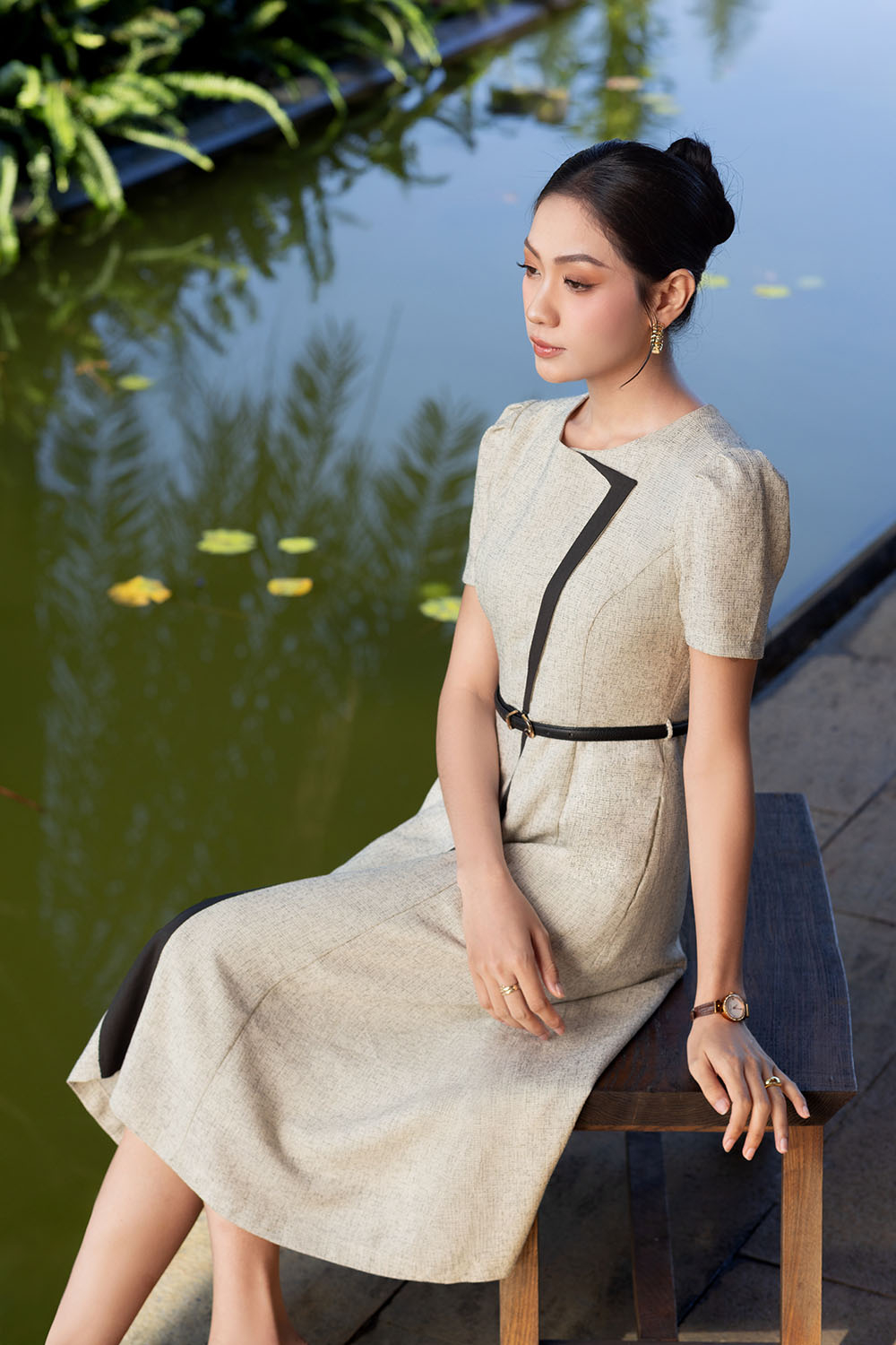 Đầm xòe công sở phối màu xám đen