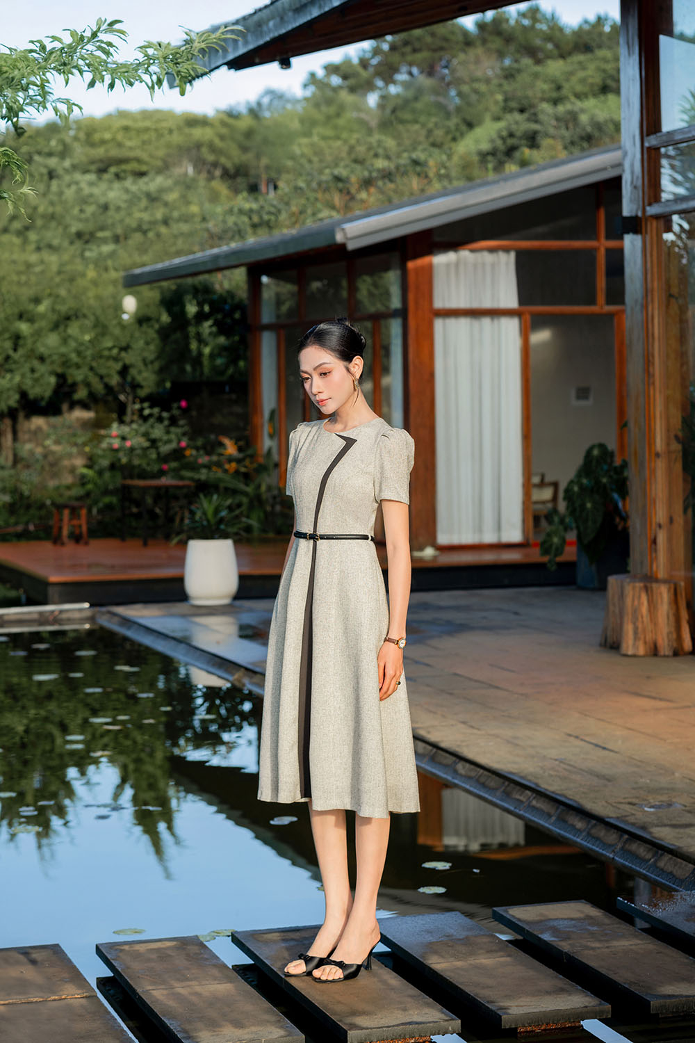 Đầm xòe công sở phối màu xám đen