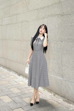 Đầm xòe họa tiết caro phối cổ sơ mi trắng