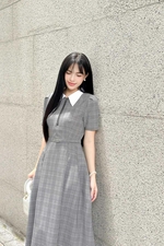 Đầm xòe họa tiết caro phối cổ sơ mi trắng
