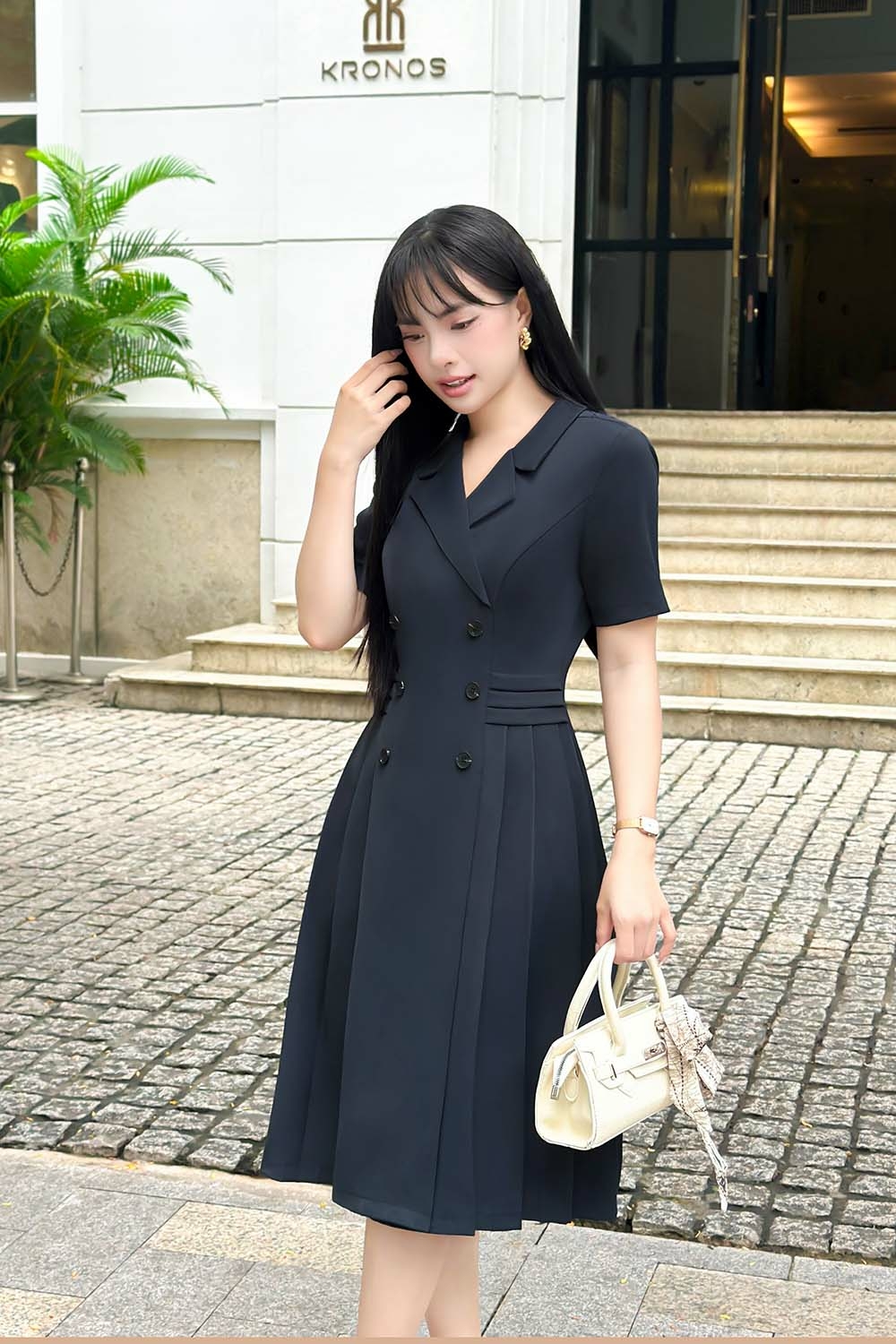 Đầm công sở dáng xòe màu xanh đen phối nút