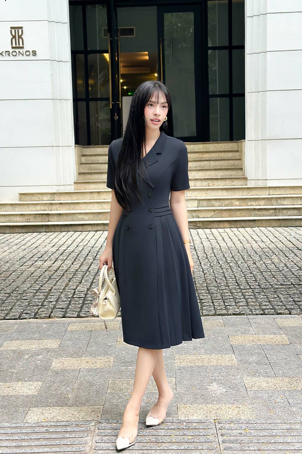 Đầm công sở dáng xòe màu xanh đen phối nút