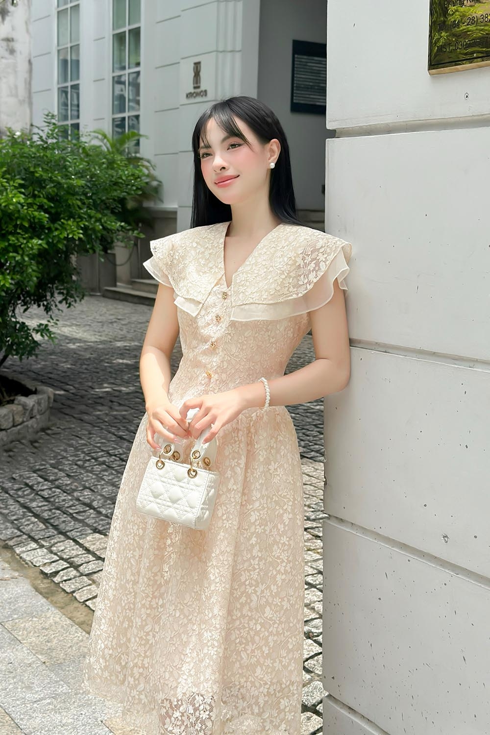 Đầm ren dự tiệc tay cánh tiên