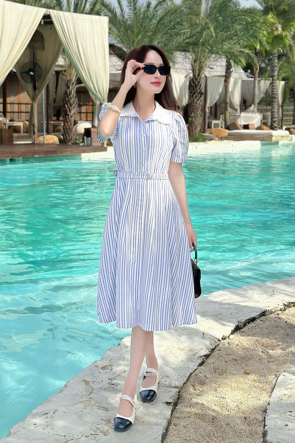 Đầm xòe sơ mi cổ trắng kẻ sọc xanh