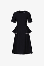 Đầm đen peplum dáng xòe phối viền