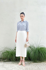 Chân váy trắng suông dáng dài
