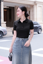 Áo thun gân cotton cổ sen màu đen