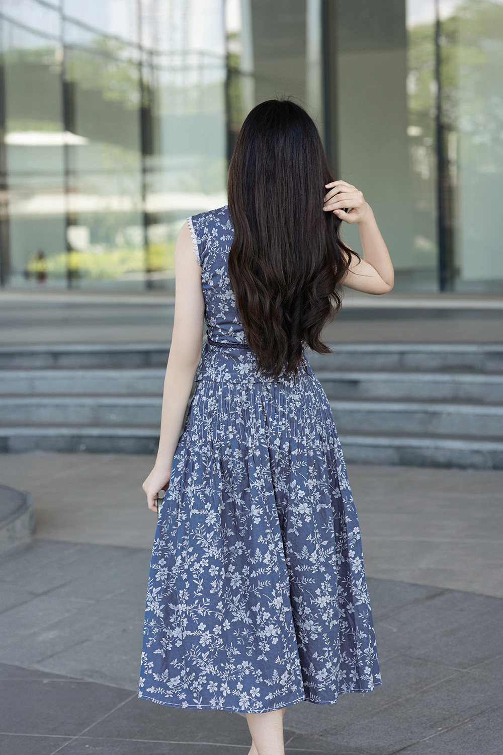 Áo kiểu nữ hoa cổ V phối dây đai