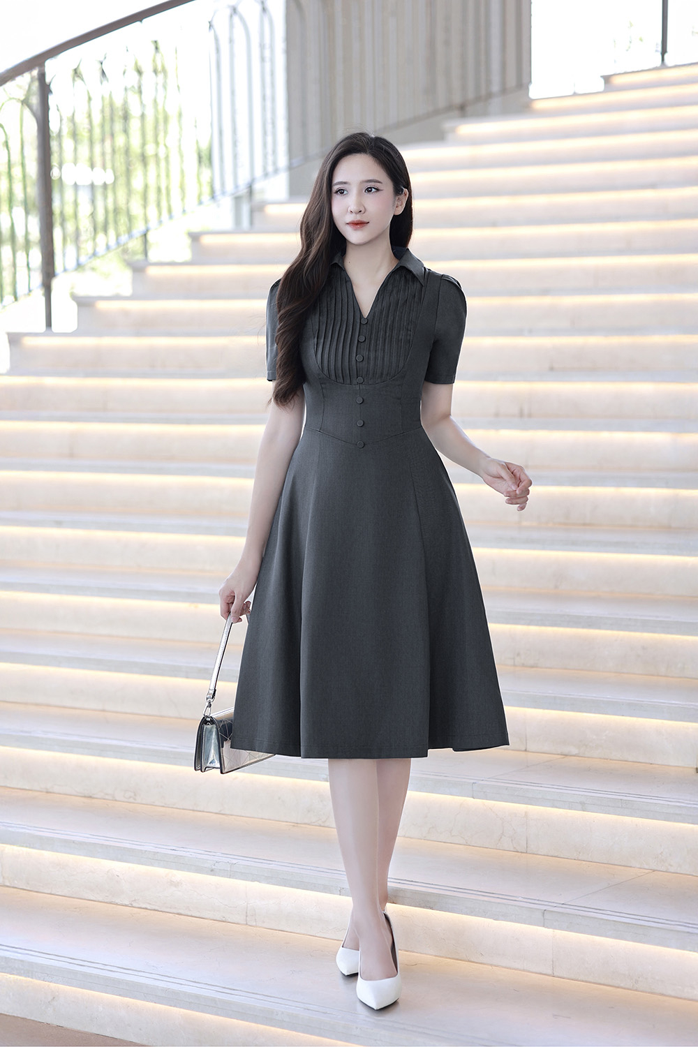 Đầm sơ mi xám xếp ly ngực dáng chữ A