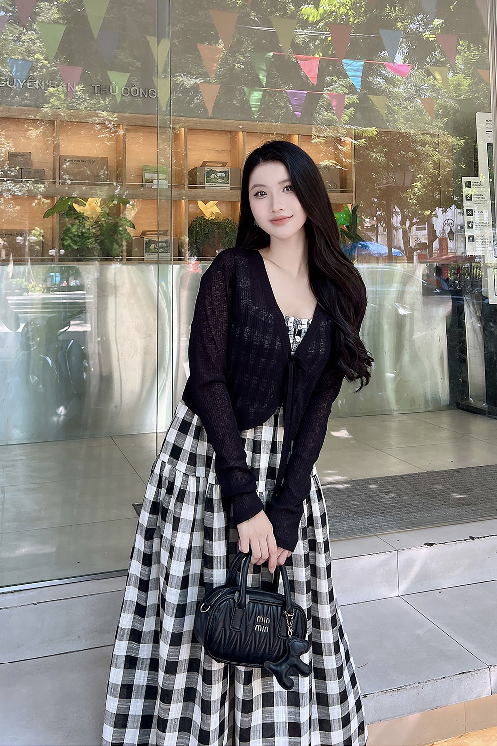 Áo khoác cardigan ngắn màu đen buộc dây