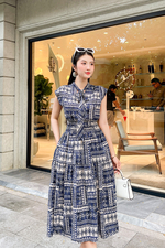Đầm xòe họa tiết cổ phối nơ