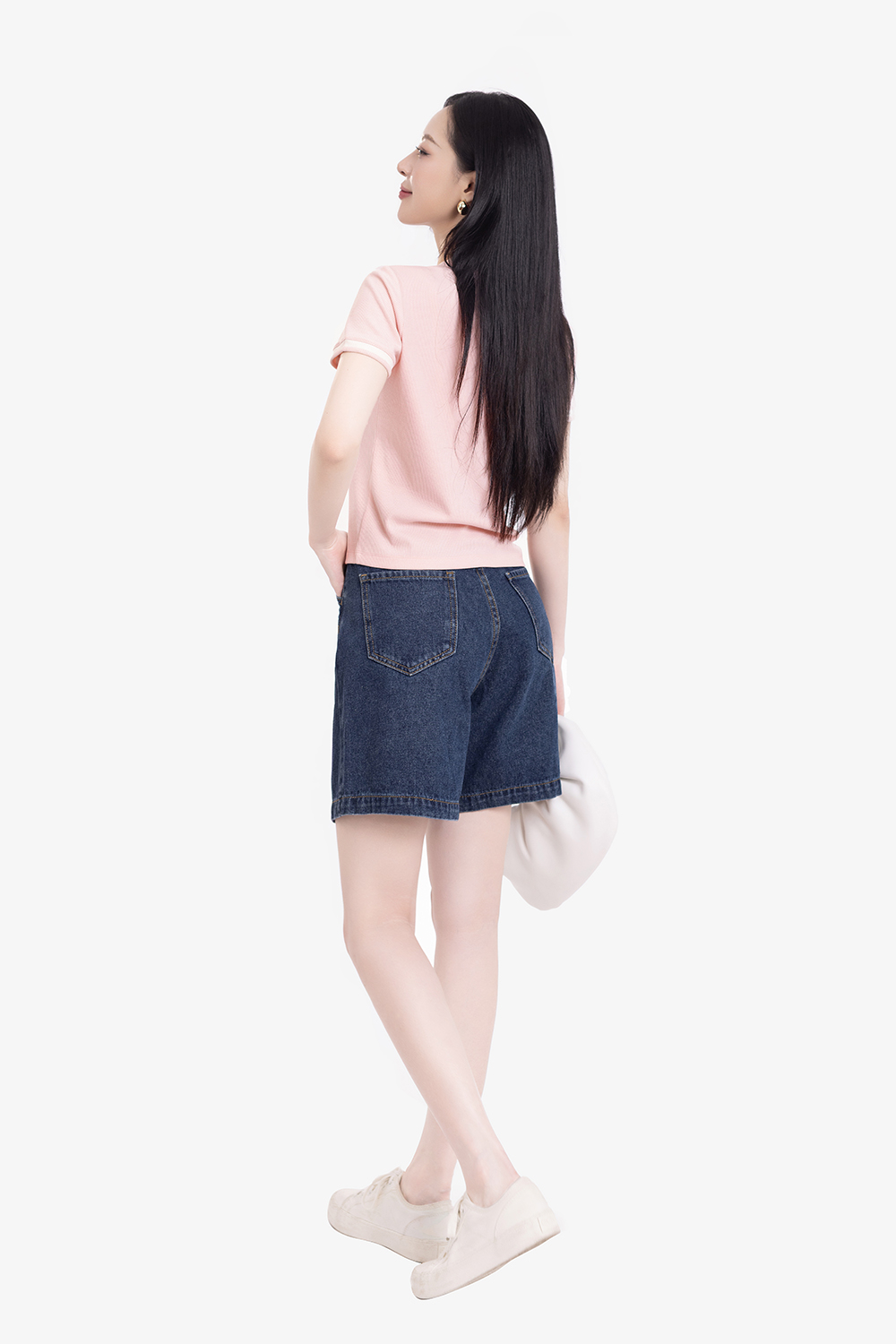 Quần short jean màu xanh phối túi