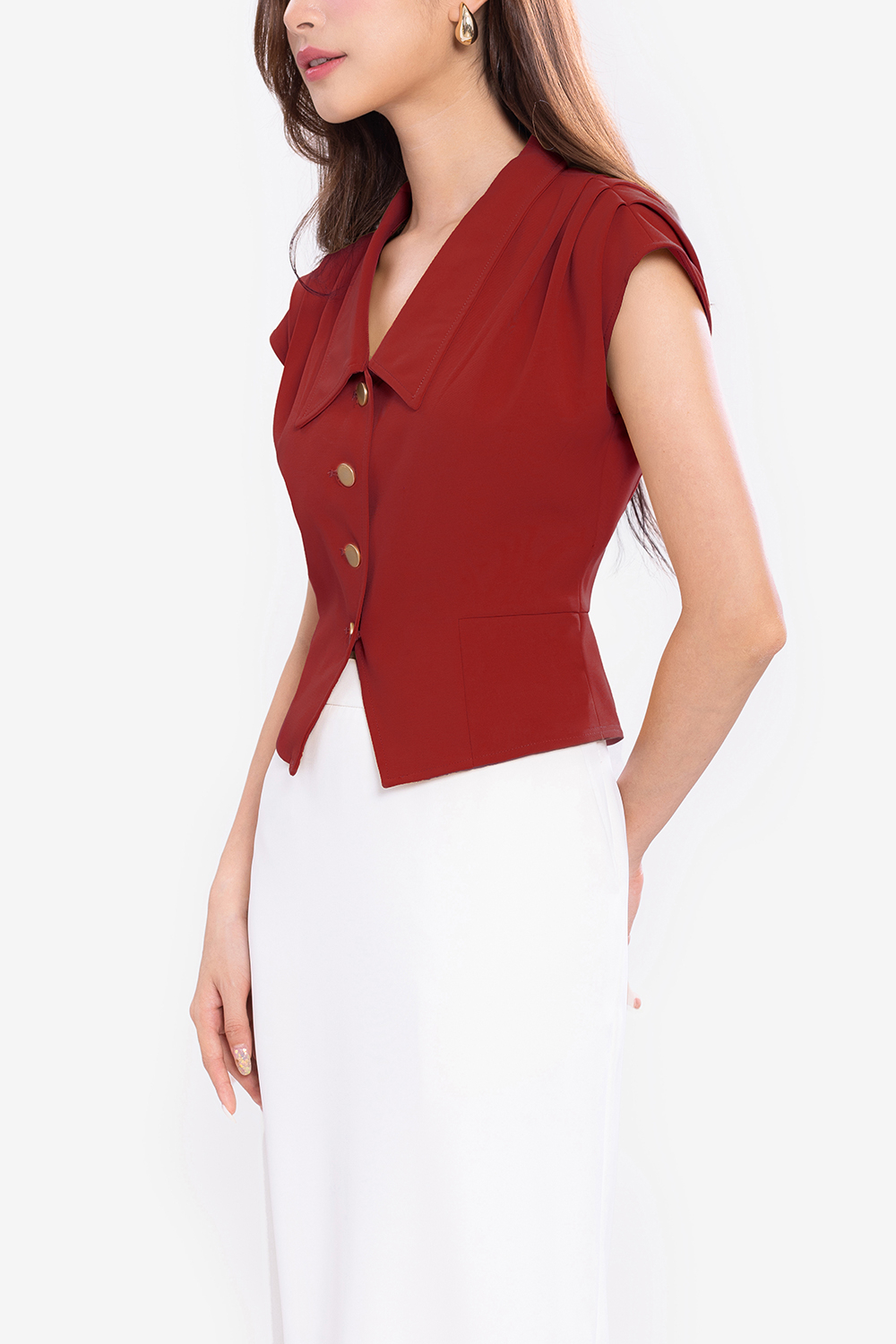 Áo kiểu nữ xếp ly vai màu đỏ