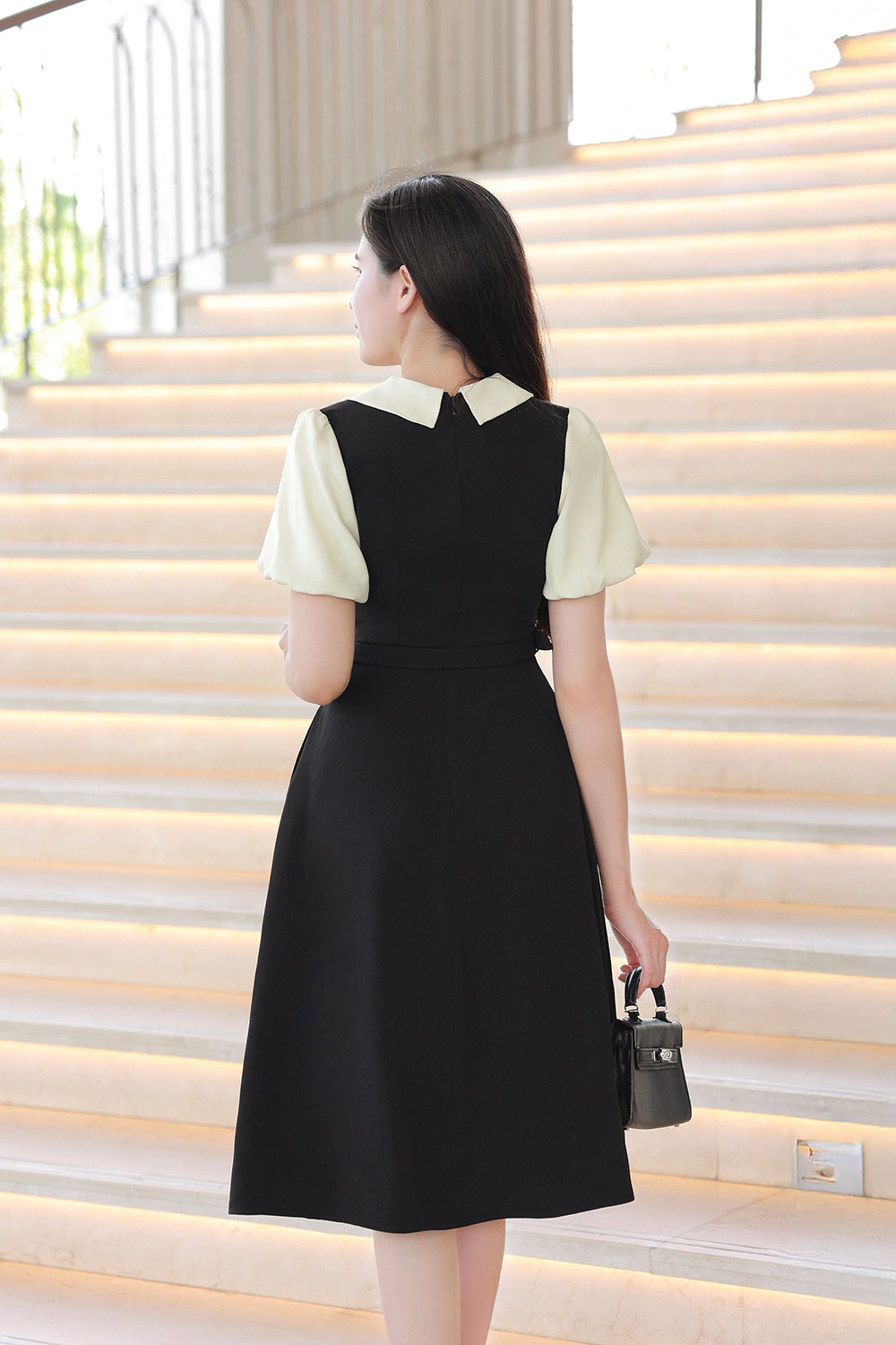 Đầm đen công sở phối màu