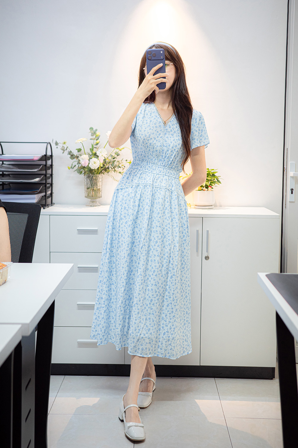 Đầm xòe hoa nhí nhấn eo dáng dài