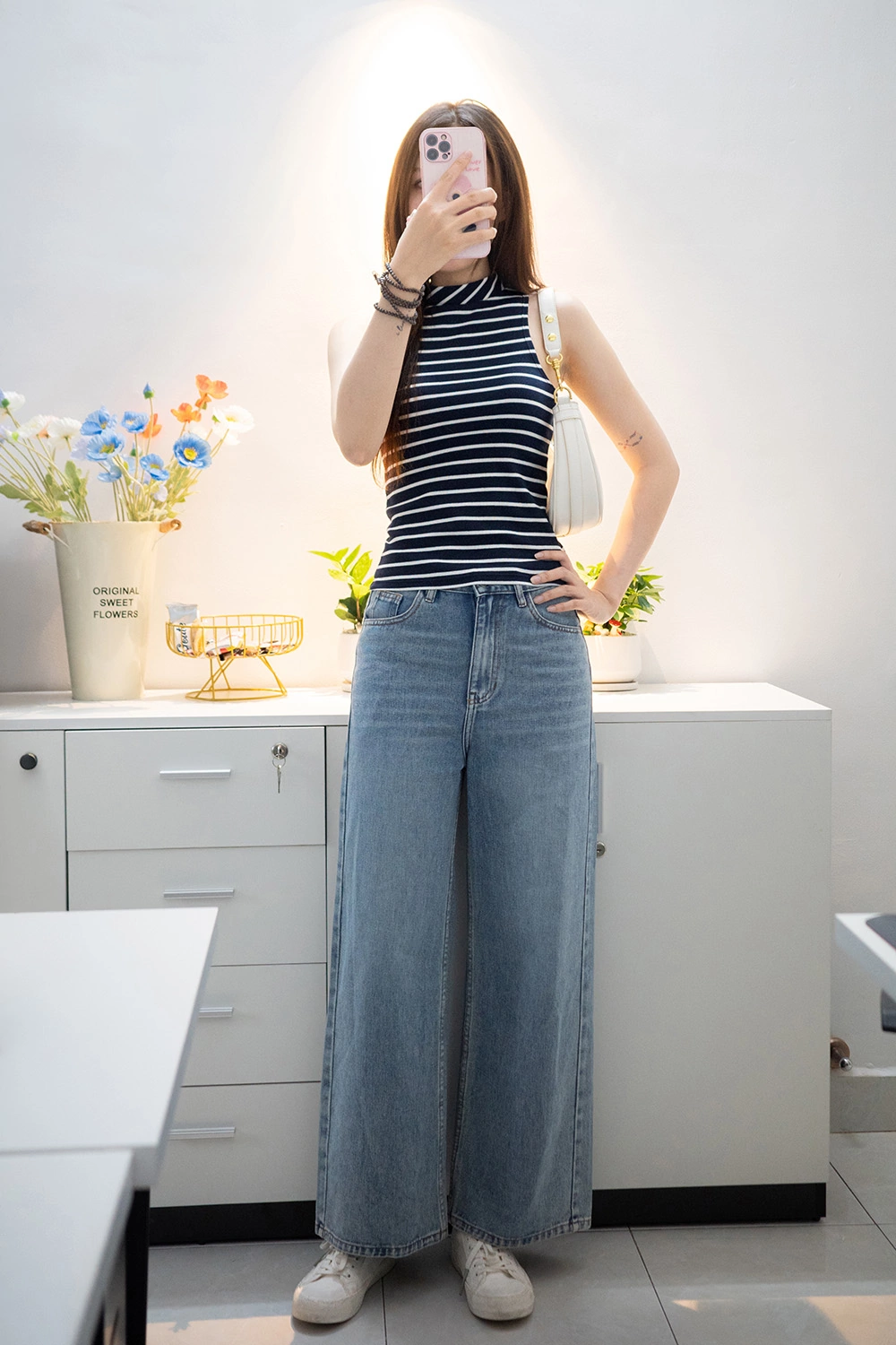 Áo thun ba lỗ cổ cao màu xanh trắng