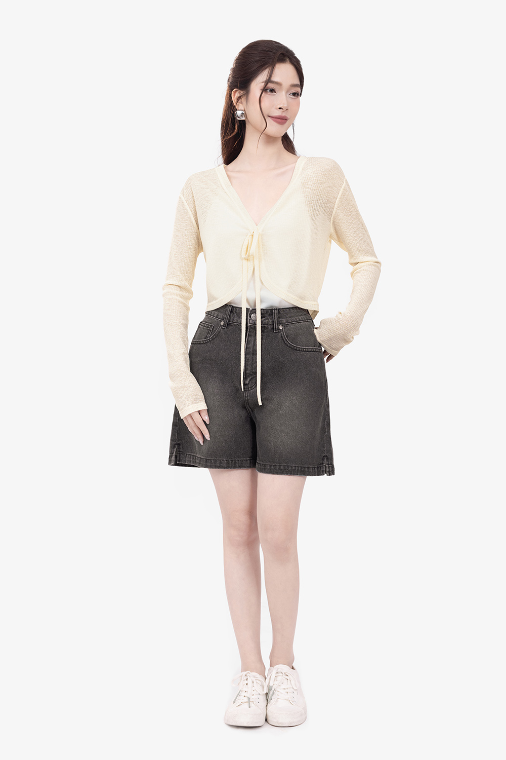 Áo khoác cardigan màu kem buộc dây eo