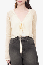 Áo khoác cardigan màu kem buộc dây eo