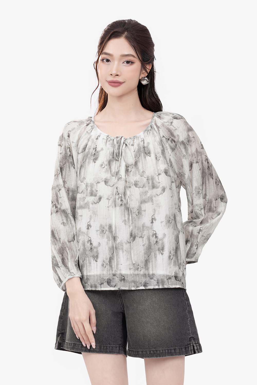 Áo kiểu nữ họa tiết tay dài