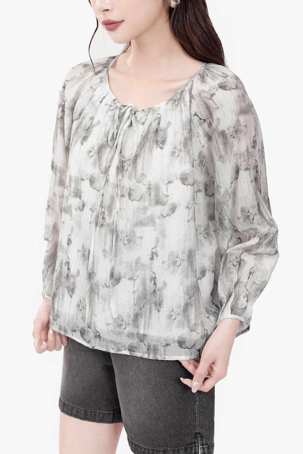 Áo kiểu nữ họa tiết tay dài