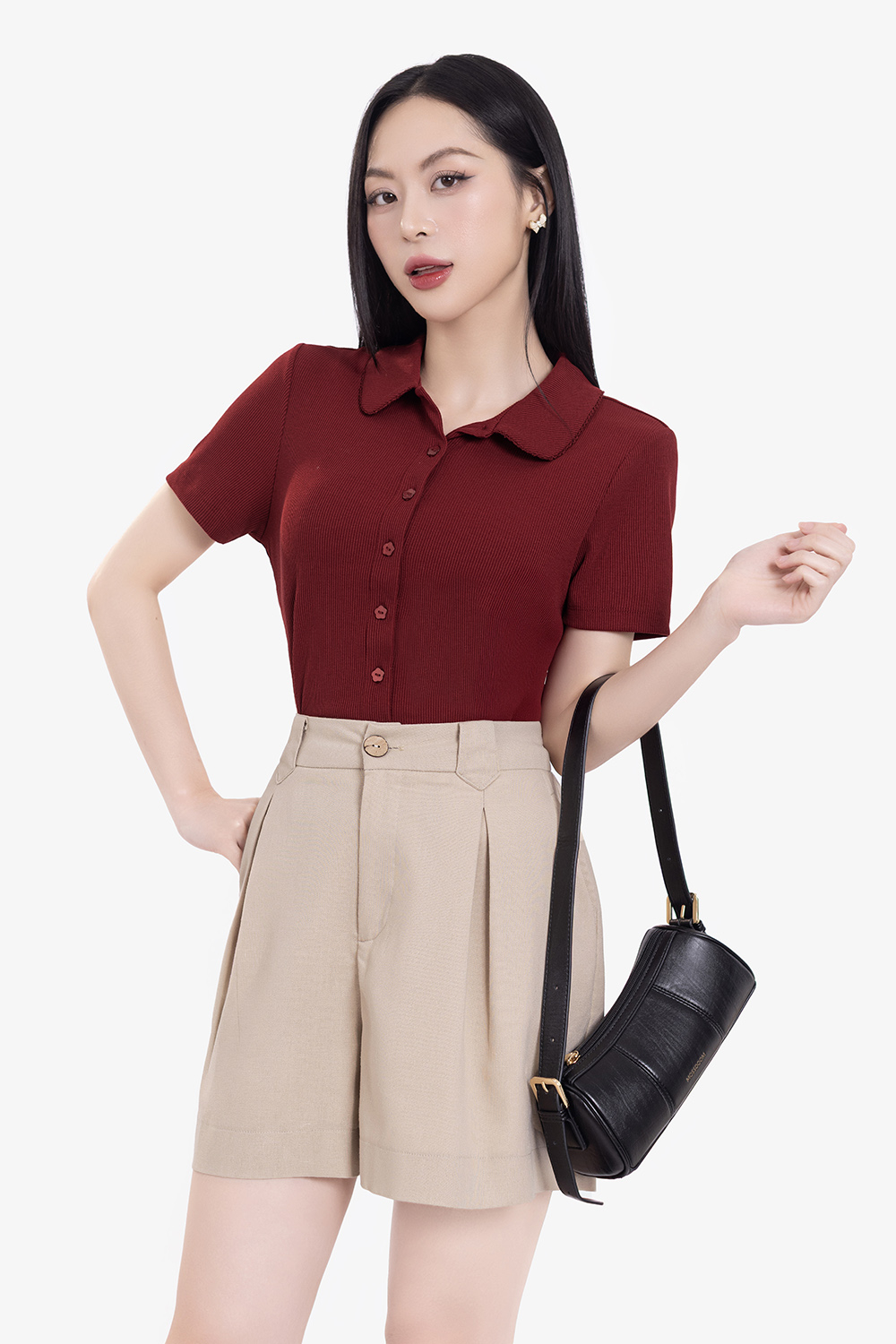 Áo thun gân màu đỏ cổ sen cài cúc trước