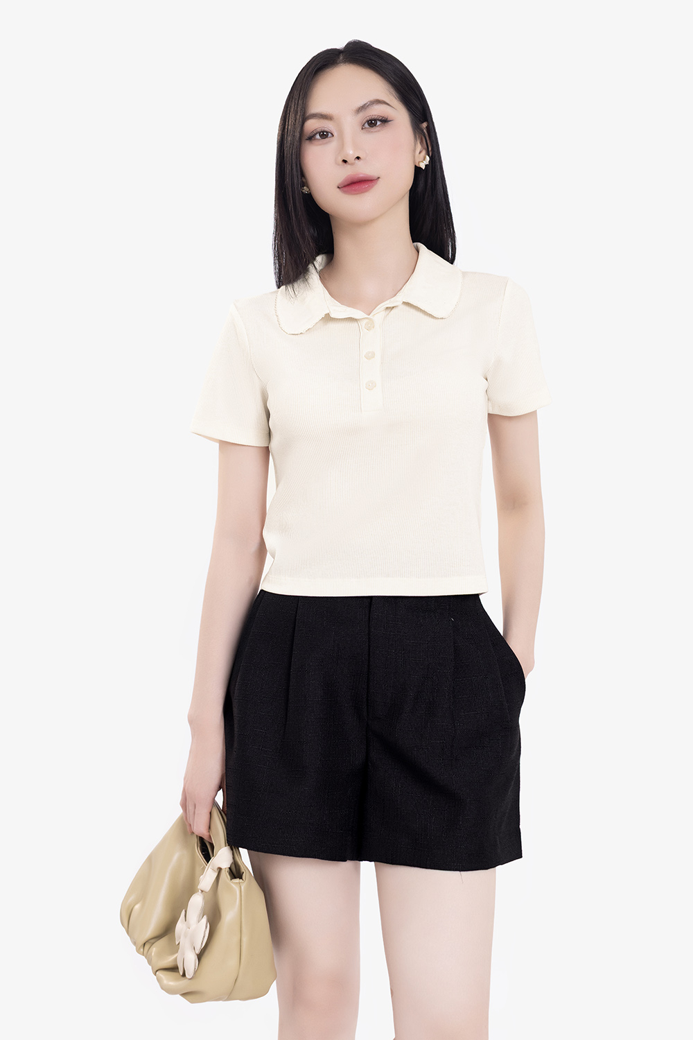 Áo thun nữ tay ngắn cổ sen màu kem