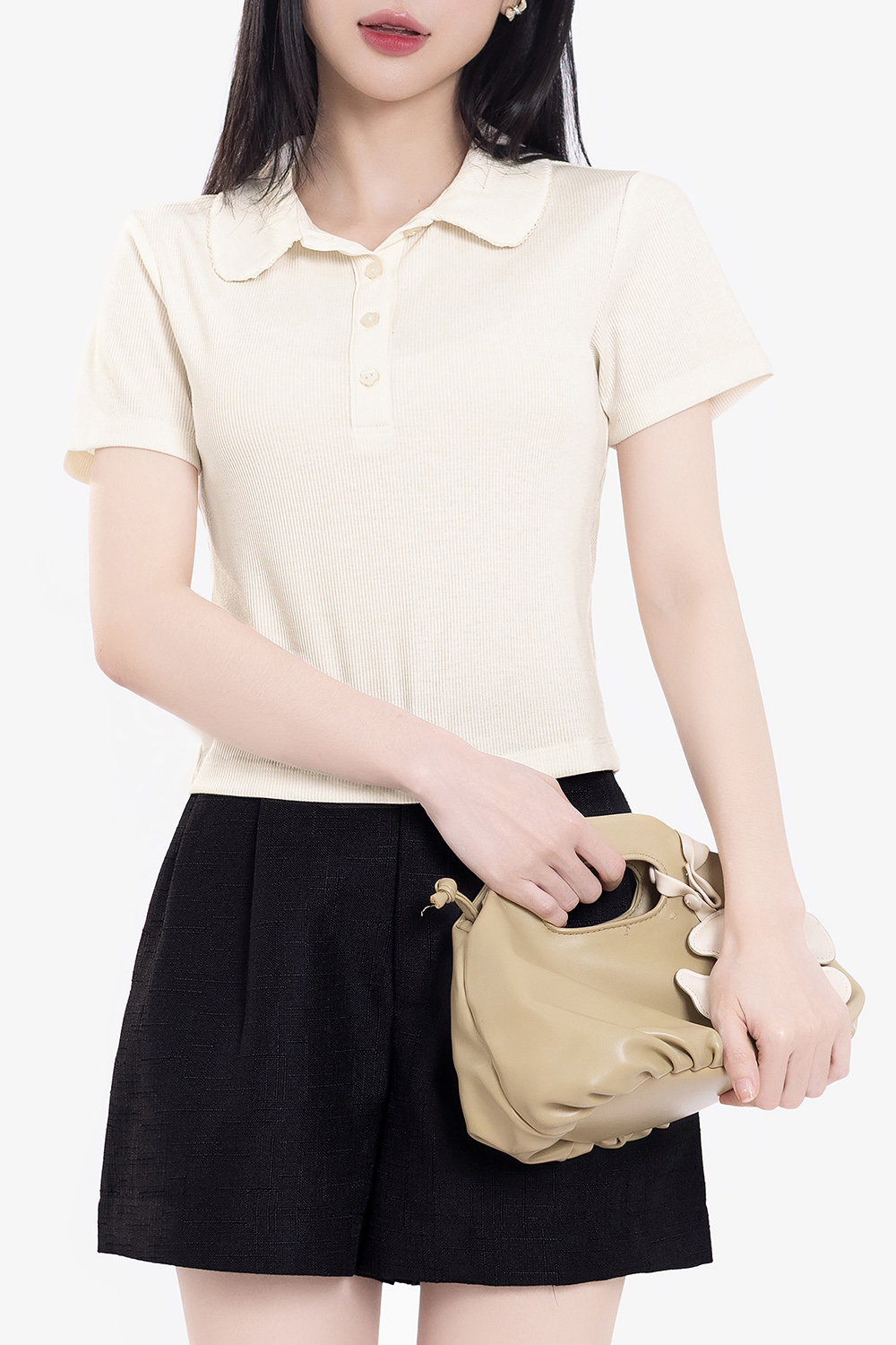 Áo thun nữ tay ngắn cổ sen màu kem