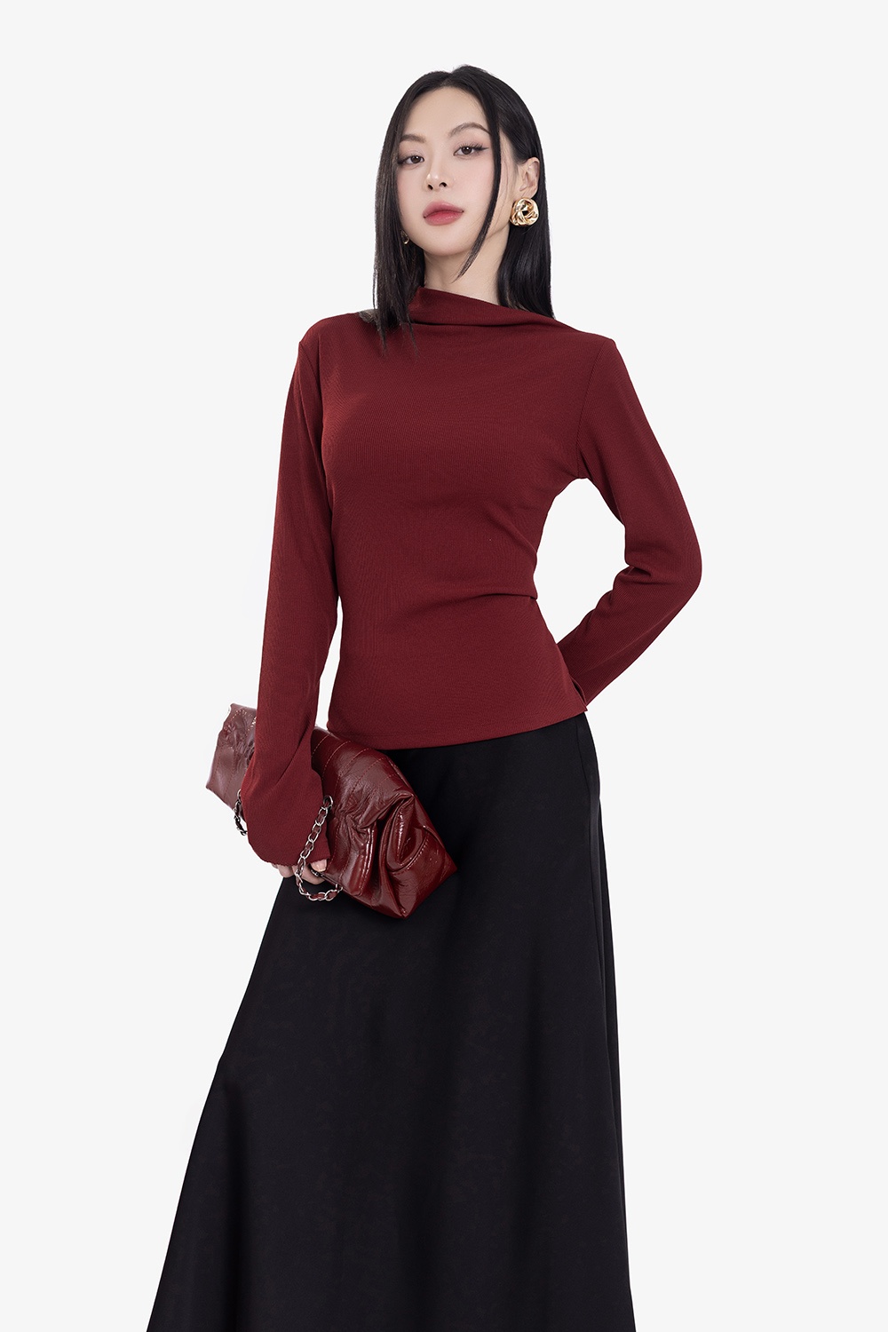 Áo thun ôm tay dài màu đỏ