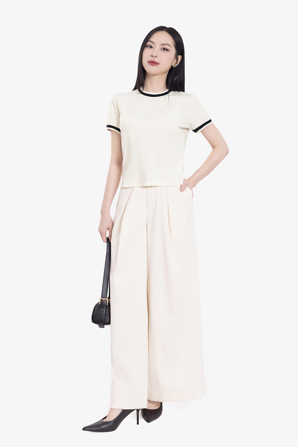 Áo thun gân cotton màu trắng viền đen