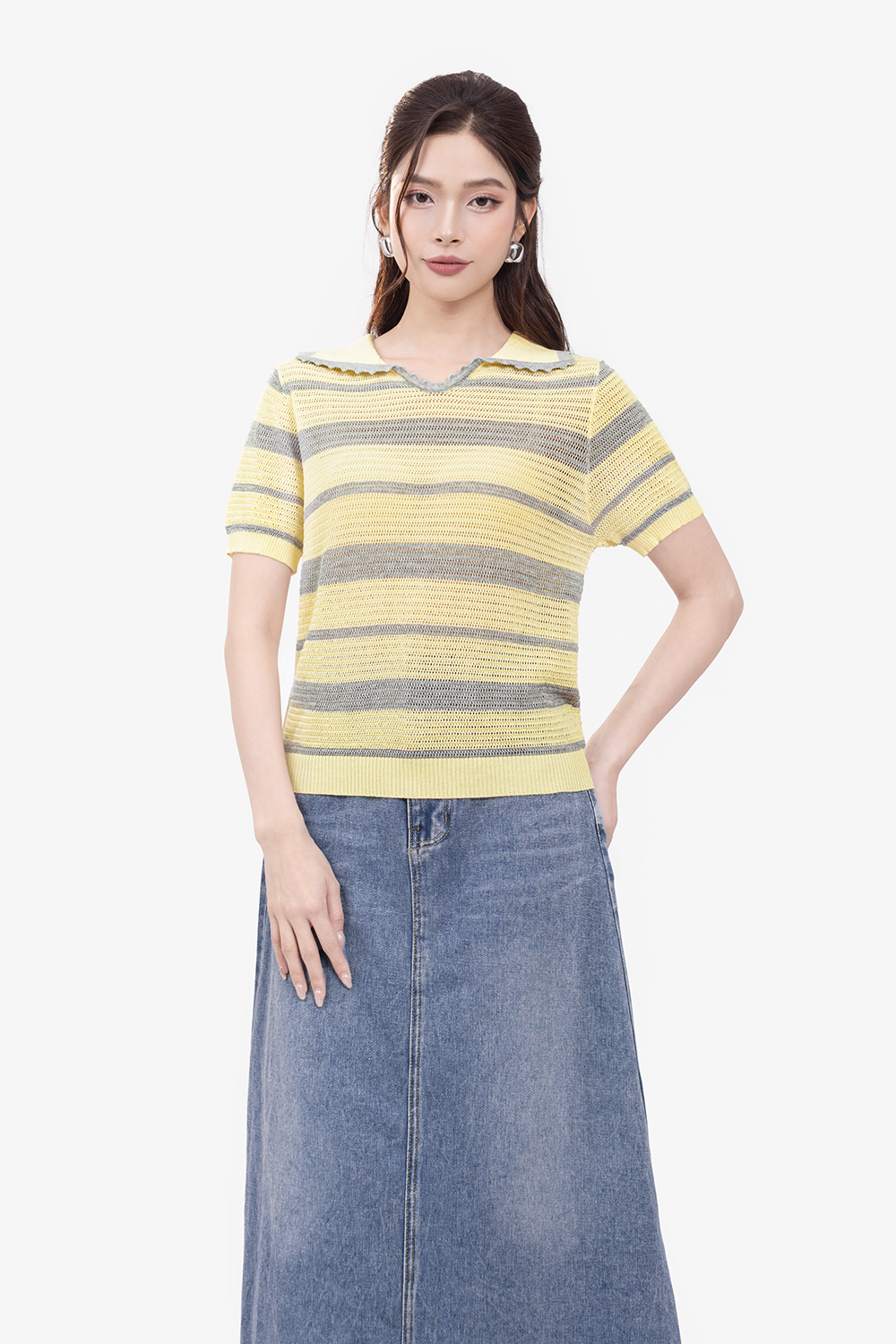 Áo len dệt kim tay ngắn sọc vàng xám