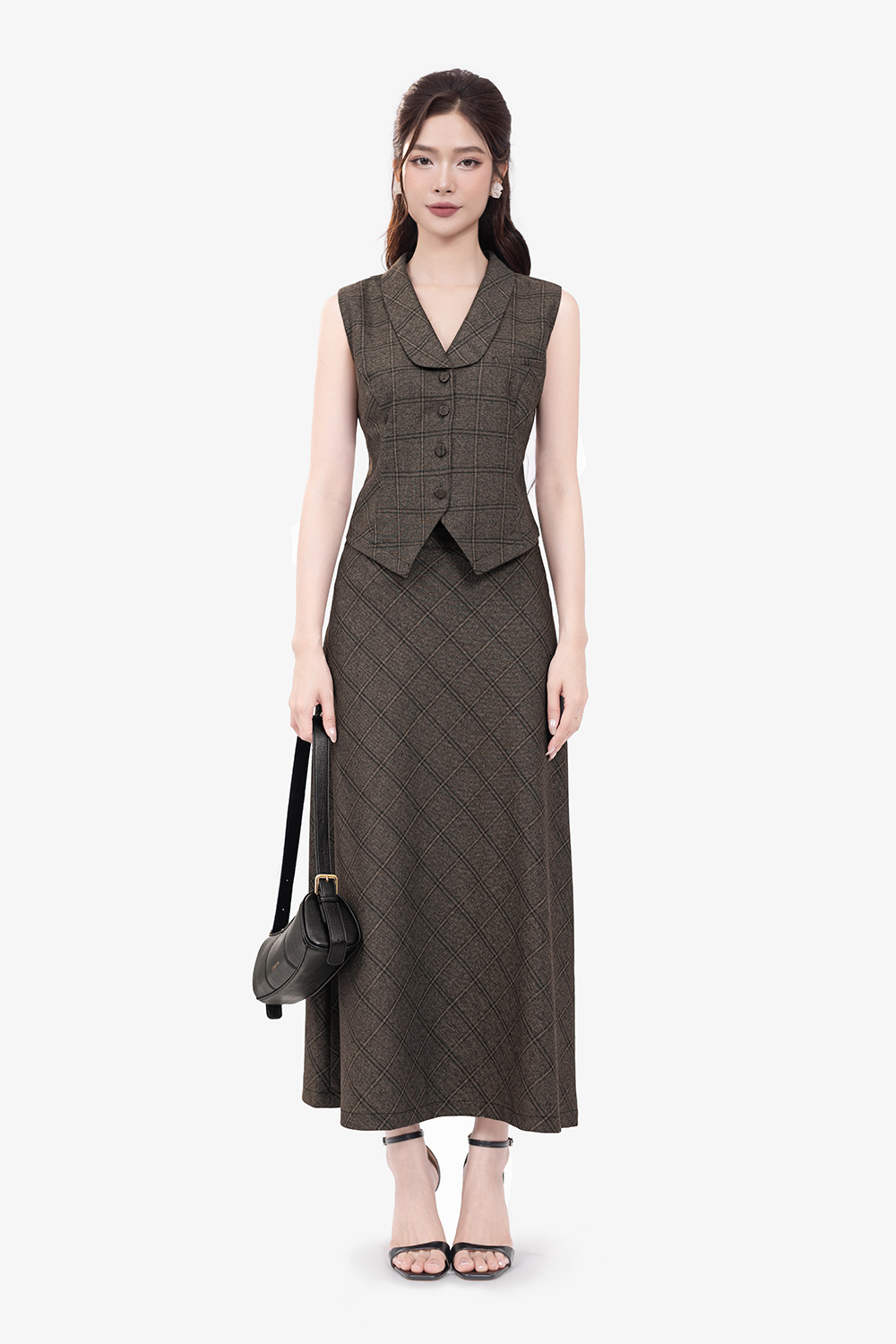 Chân váy xòe dáng dài họa tiết caro