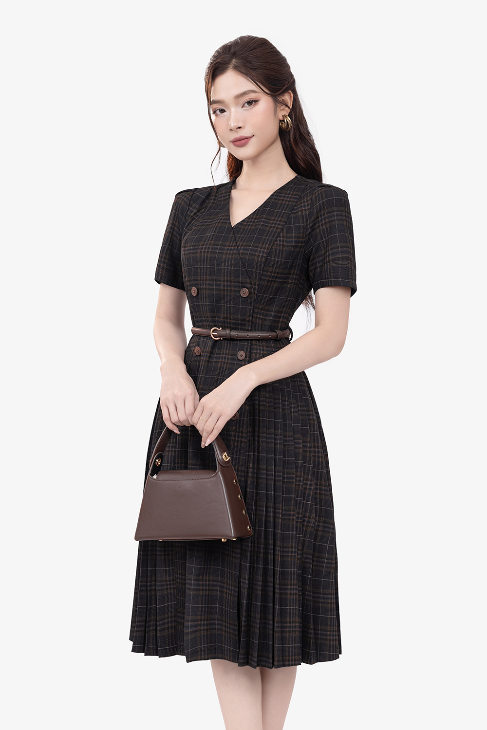 Đầm caro dáng xòe xếp ly phối nút